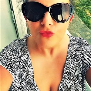 Meet your Posher, Tara